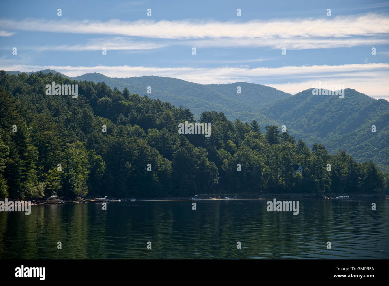 Scenic Nantahala lago situato nella contea di Macon, North Carolina. Foto Stock