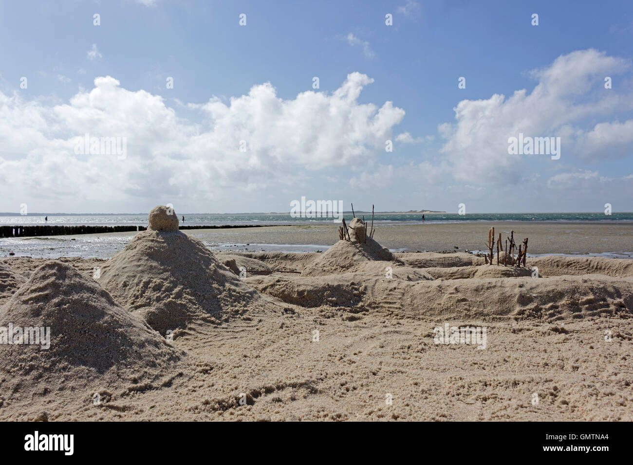 Castello di sabbia, spiaggia, Utersum, Foehr Isola, Nord Friesland, Schleswig-Holstein, Germania Foto Stock
