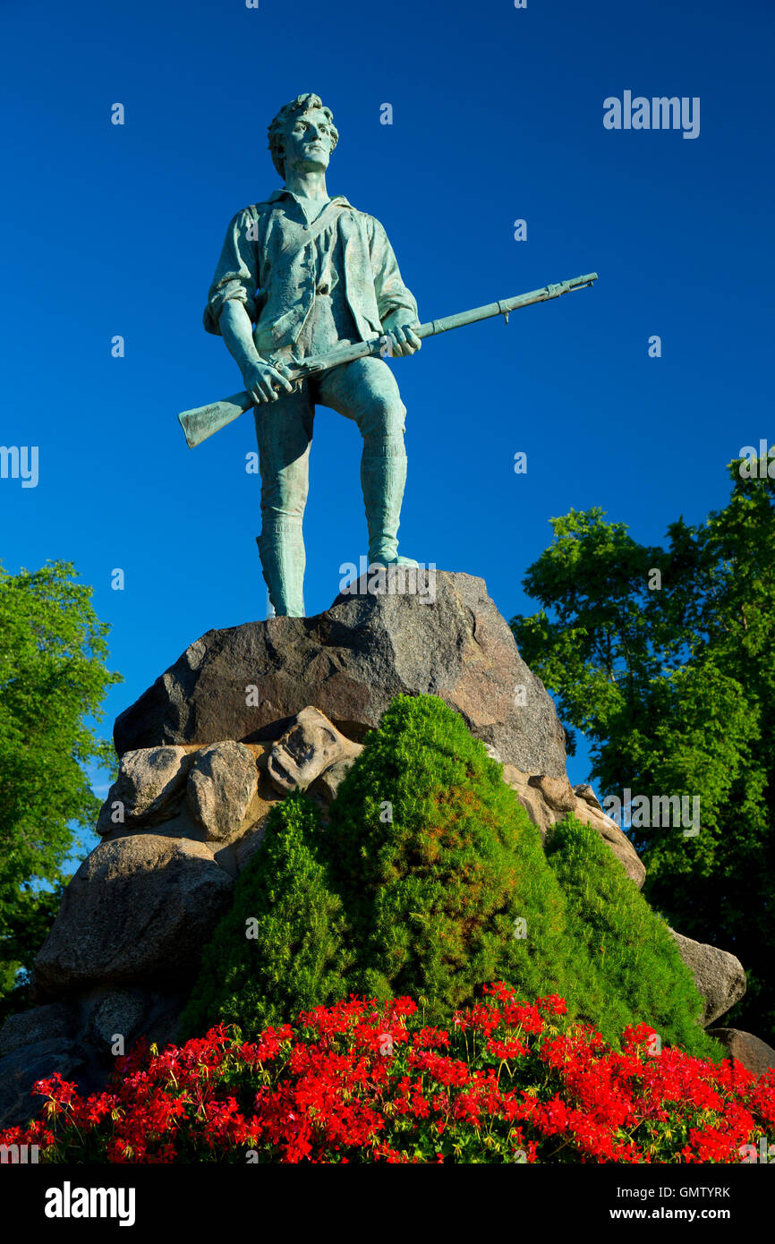 Il Capitano Parker statua sulla battaglia verde, Lexington Green, Lexington, Massachusetts Foto Stock