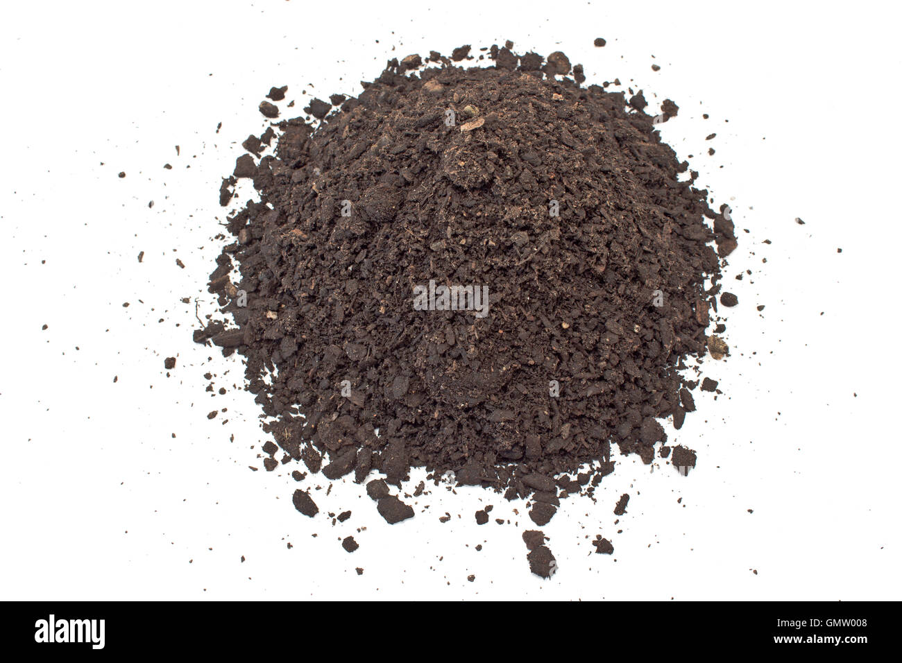 Humus suolo pila isolato su bianco Foto Stock