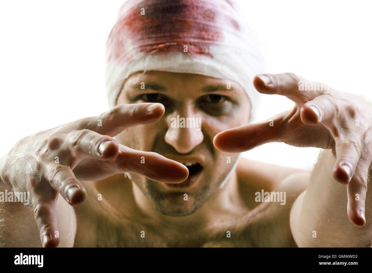 Bendaggio sangue sulla testa della ferita Foto Stock