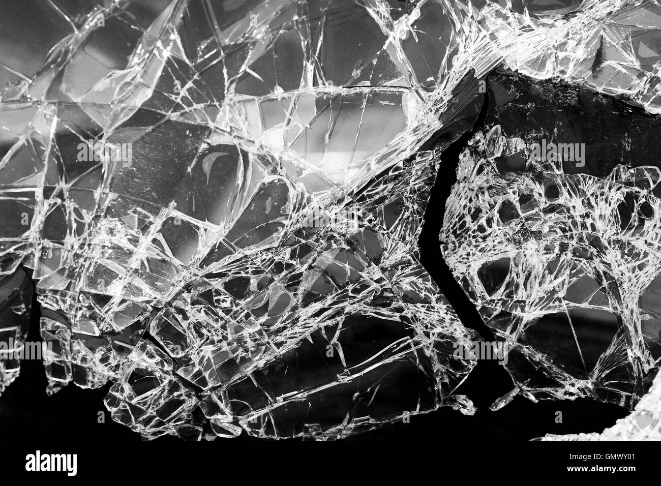Rotto il vetro della finestra Foto Stock