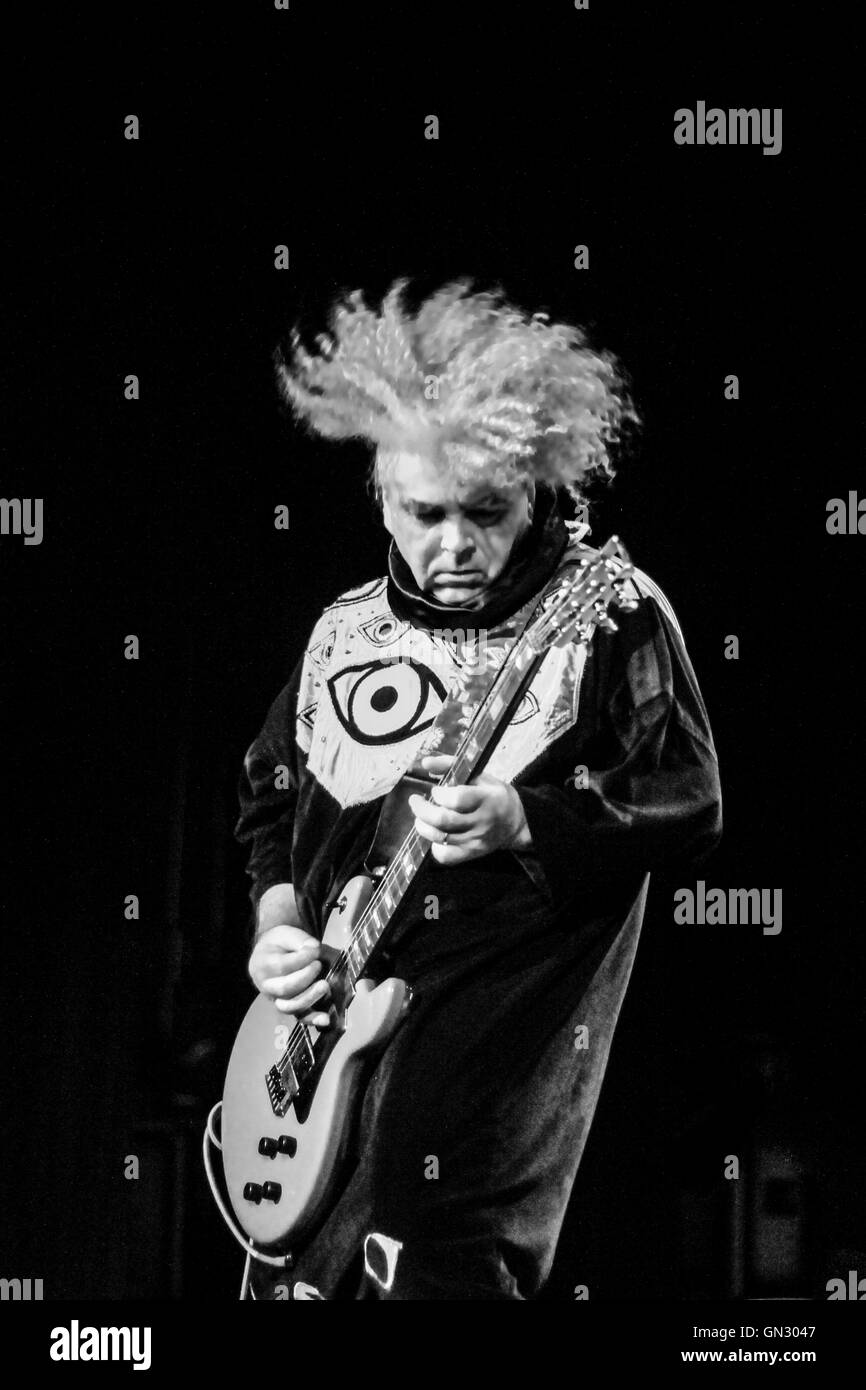 Northampton, Massachusetts, STATI UNITI D'AMERICA,27 Agosto, 2016. Buzz Osborne, membro fondatore, il chitarrista e cantante per Melvins, presso il Teatro di Calvino. Foto Stock