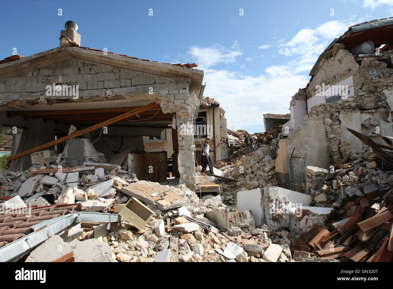 L'Aquila, Italia 17 Aprile 2009: Città e case distrutte dopo il terremoto che ha colpito l'Italia centrale durante l'Aquila earthq Foto Stock