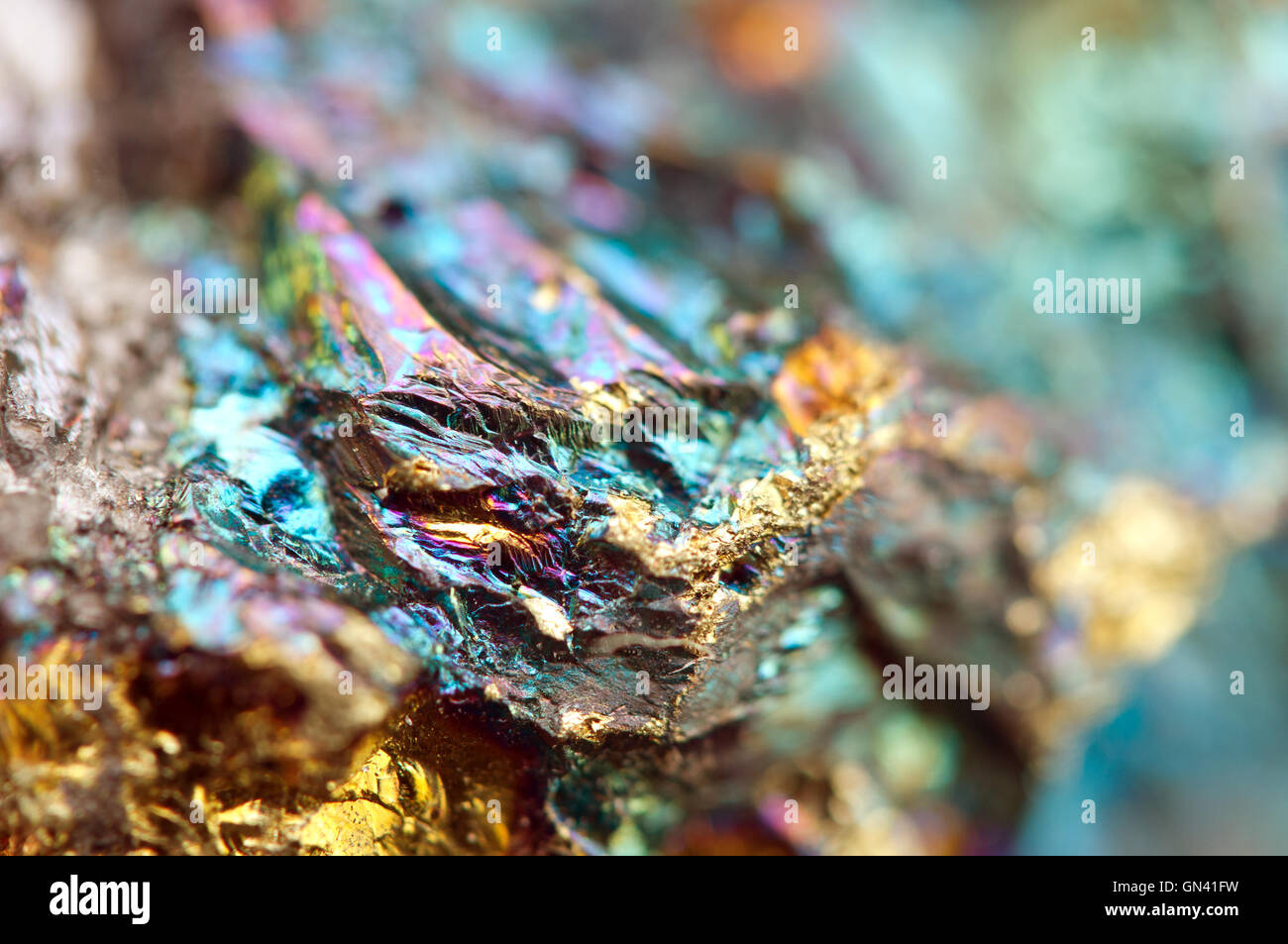 Bornite, noto anche come minerale di pavone, è un minerale di solfuro con composizione chimica Cu5FESO4 che cristallizza Foto Stock