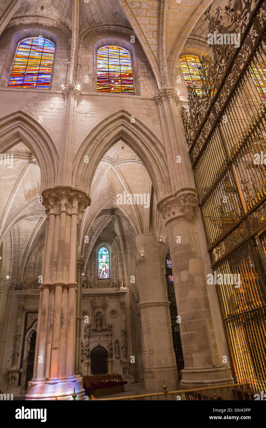 Dettaglio della volta della Cattedrale di Nostra Signora delle Grazie e di San Giuliano di Cuenca. Castilla-La Mancha, in Spagna. Foto Stock