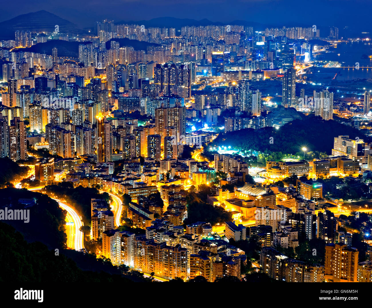 Hong Kong città moderna di notte Foto Stock