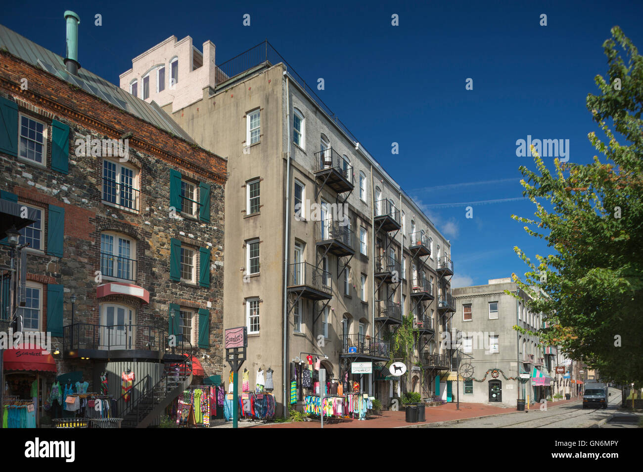 Storica sul fiume edifici STREET Savannah in Georgia negli Stati Uniti Foto Stock