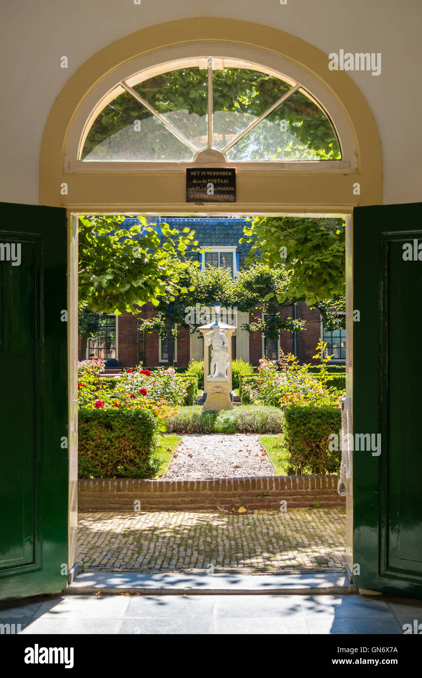 Cancello di ingresso del cortile Wildemanshofje in Alkmaar, North Holland, Paesi Bassi Foto Stock