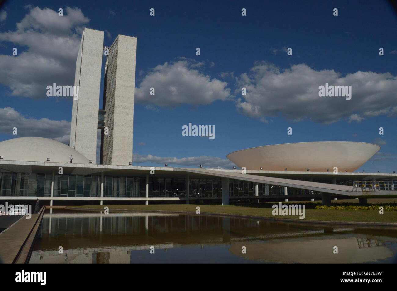 Brasilia edifici governativi e plaza che mostra la Camera dei deputati e del senato capitale del Brasile Foto Stock