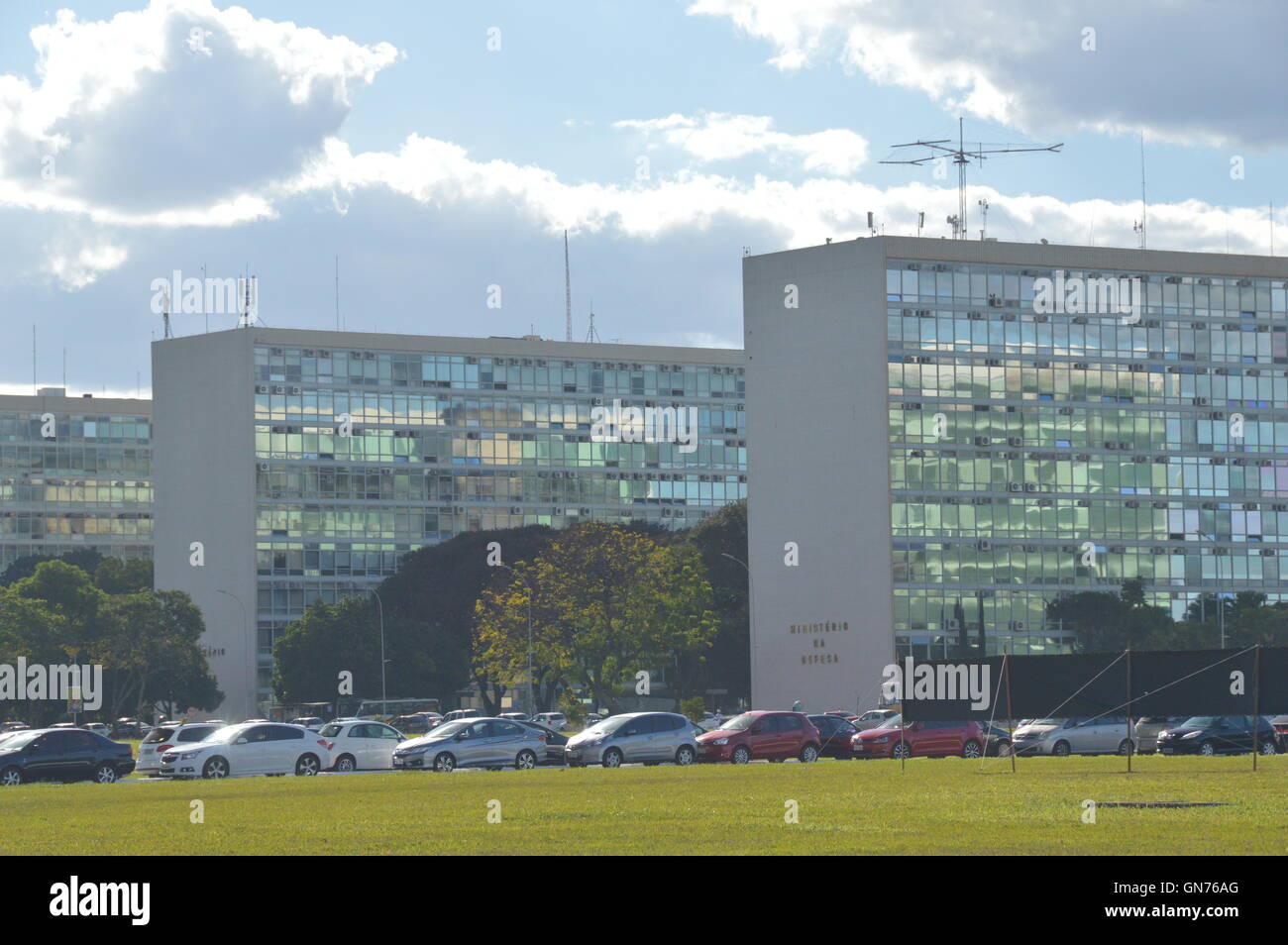 Brasilia edifici governativi e plaza che mostra la Camera dei deputati e del senato capitale del Brasile Foto Stock