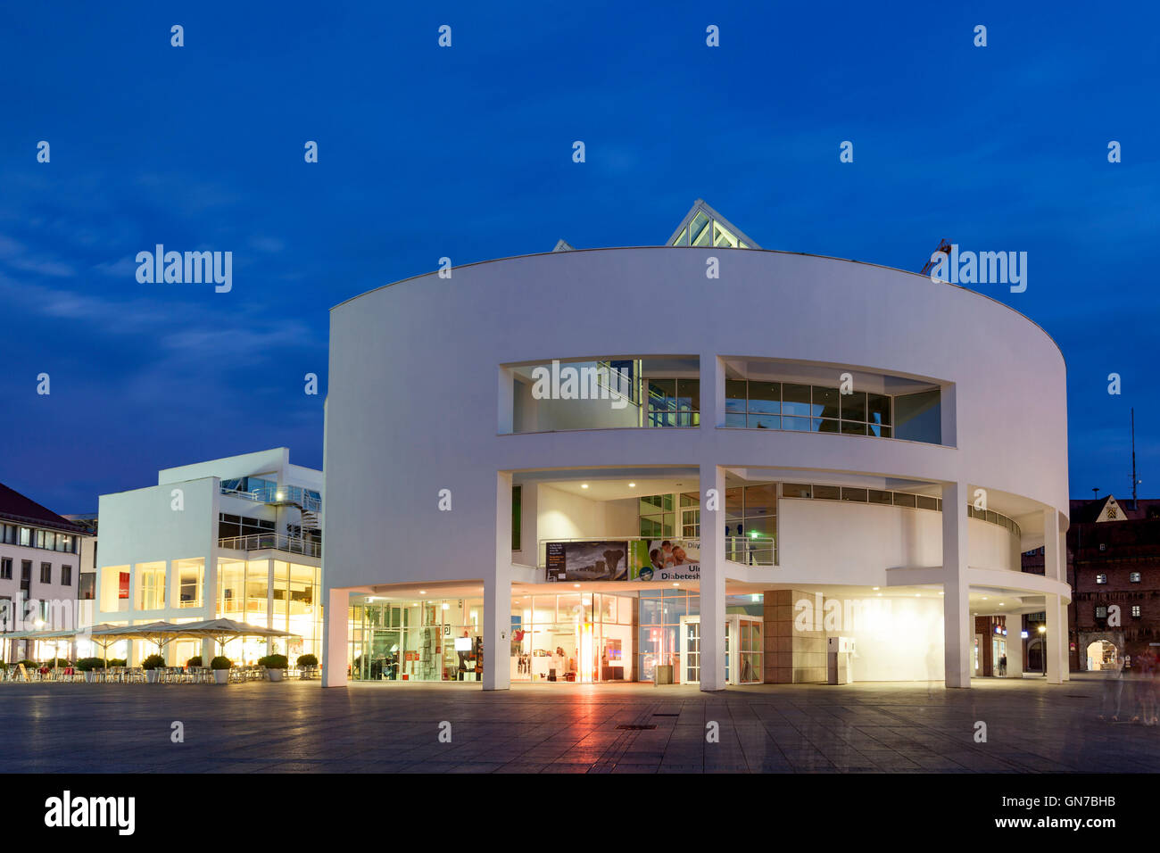 Città moderna casa in Ulm, Germania Foto Stock