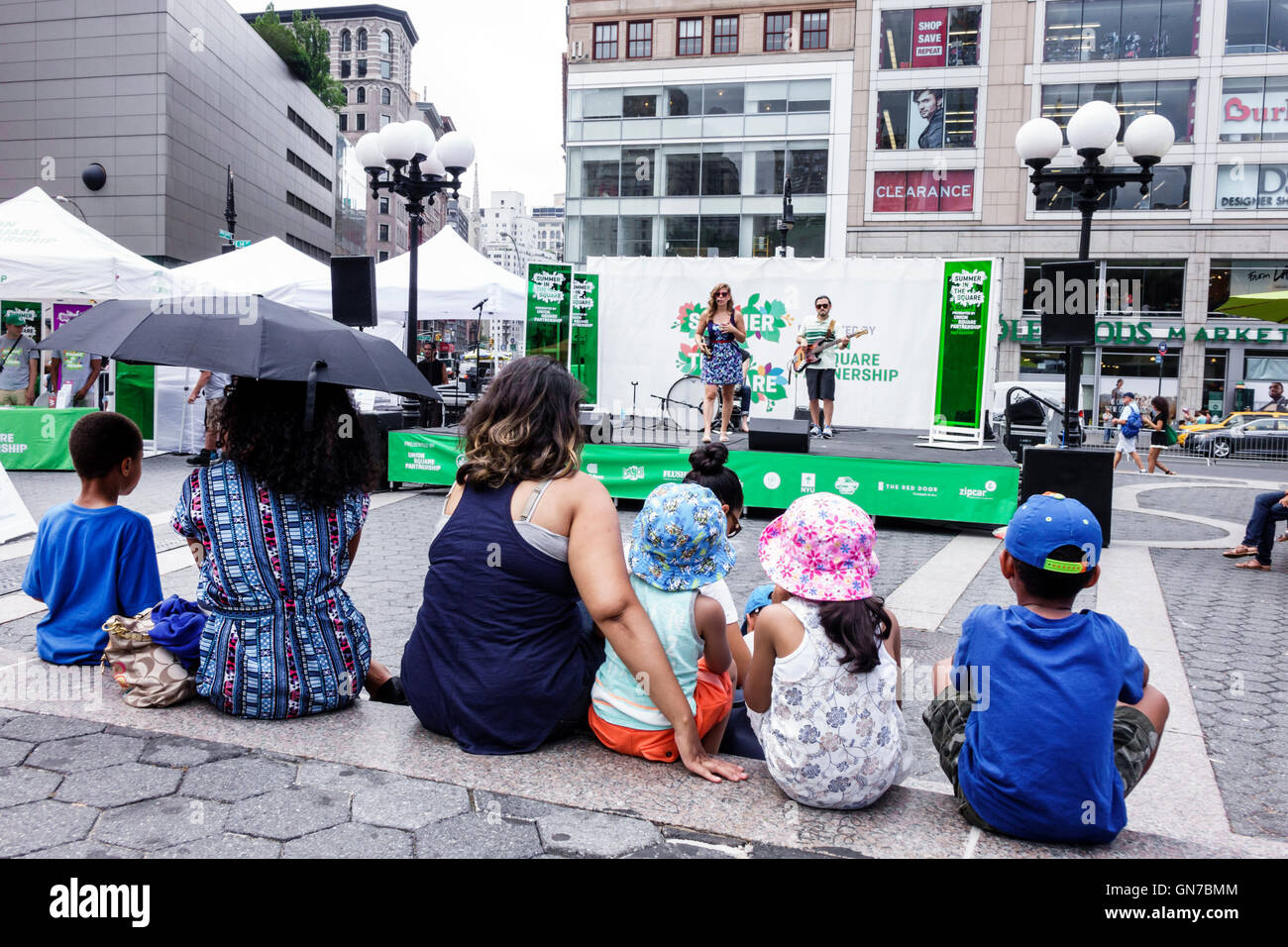 New York City,NY NYC,Manhattan,Midtown,Union Square Park,parco pubblico,Summer in the Square,serie di intrattenimenti settimanali,eventi,attivita',pranzo Foto Stock