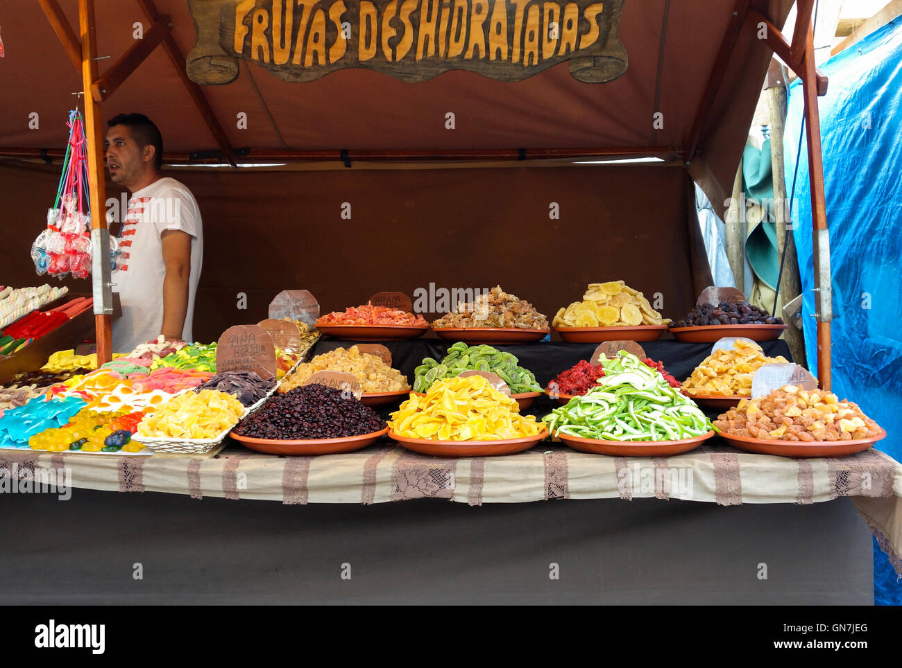 Frutta secca a sostare sulla strada del Marocco mercato. Foto Stock