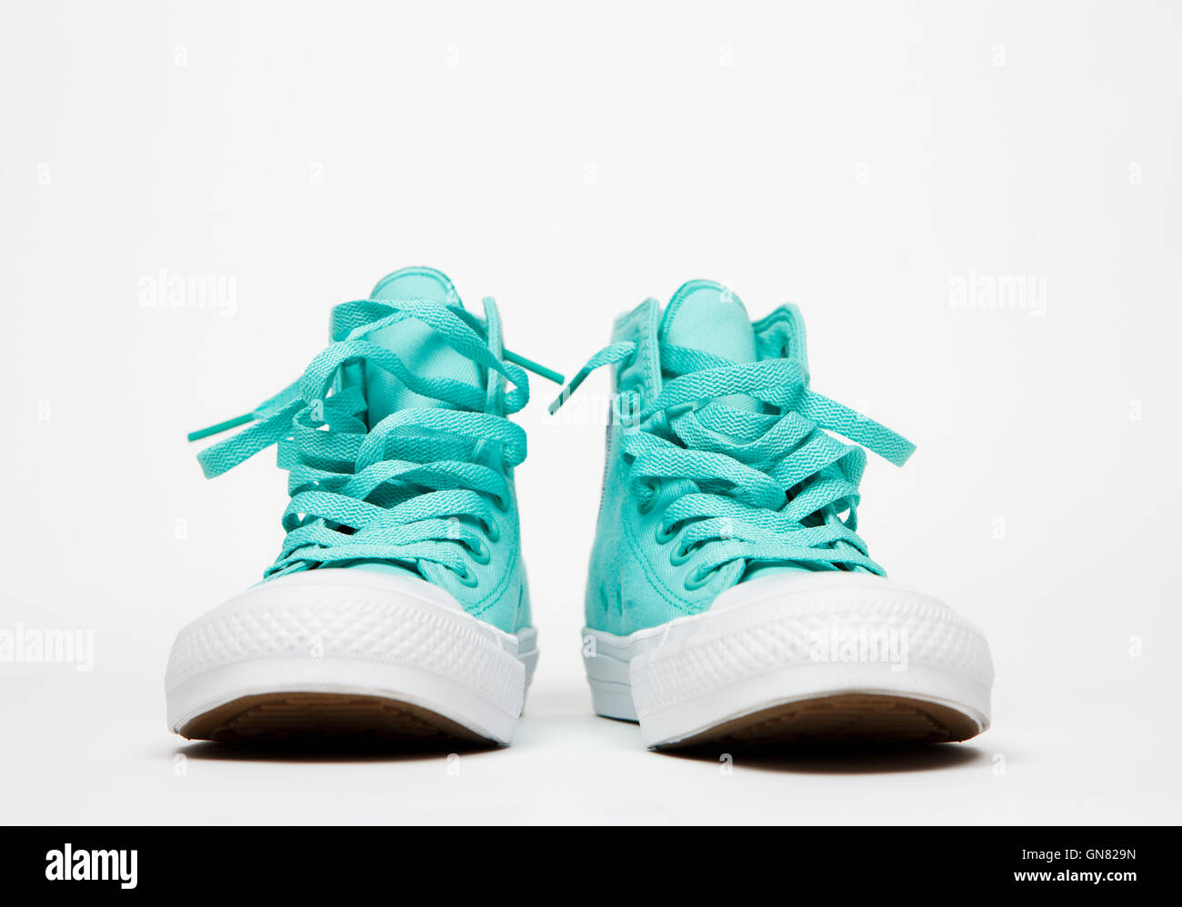 Classic sneakers con lacci sulla suola bianca Foto Stock