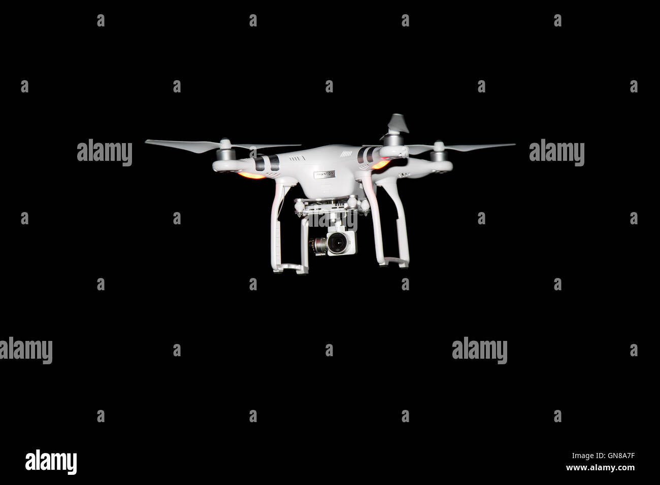 Drone at night immagini e fotografie stock ad alta risoluzione - Alamy