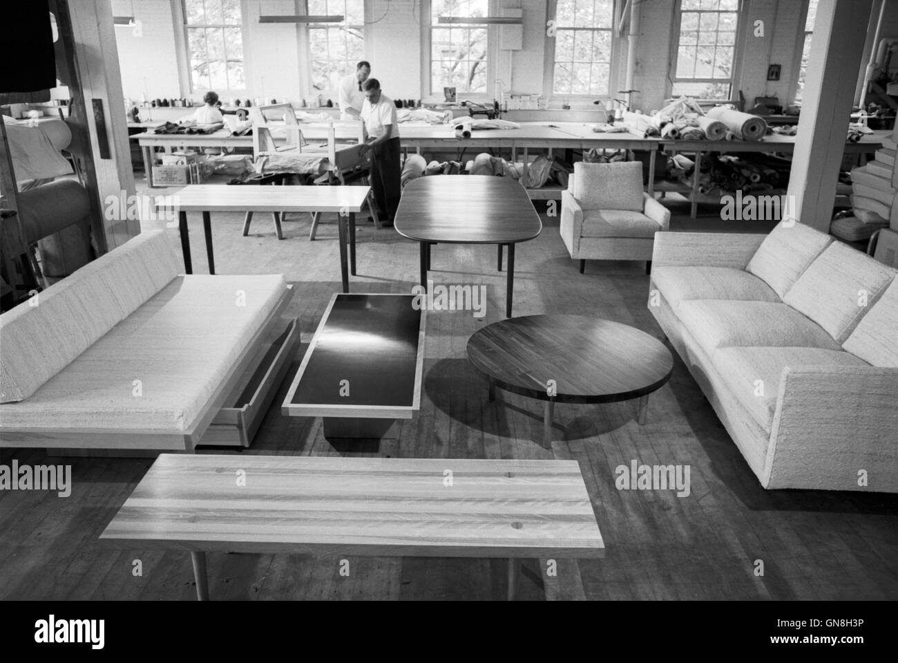 Benjamin C. Thompson's warehouse in Cambridge, che mostra una varietà di oggetti che sono stati venduti nella progettazione di dimettersi D/R store di Cambridge, Massachusetts. Foto Stock