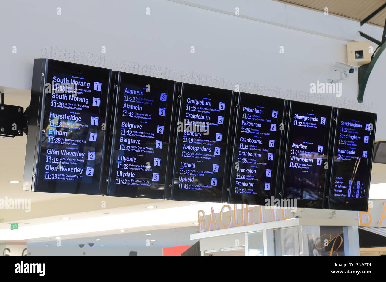 La Flinders Street Stazione ferroviaria calendario a Melbourne in Australia. Foto Stock