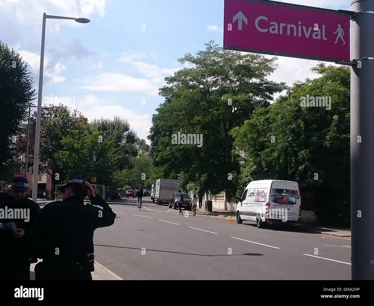 La polizia è preservare il carnevale di Notting Hill a Londra il 29 agosto 2016, Londra, UK Credit: Nastia M/Alamy Live News Foto Stock