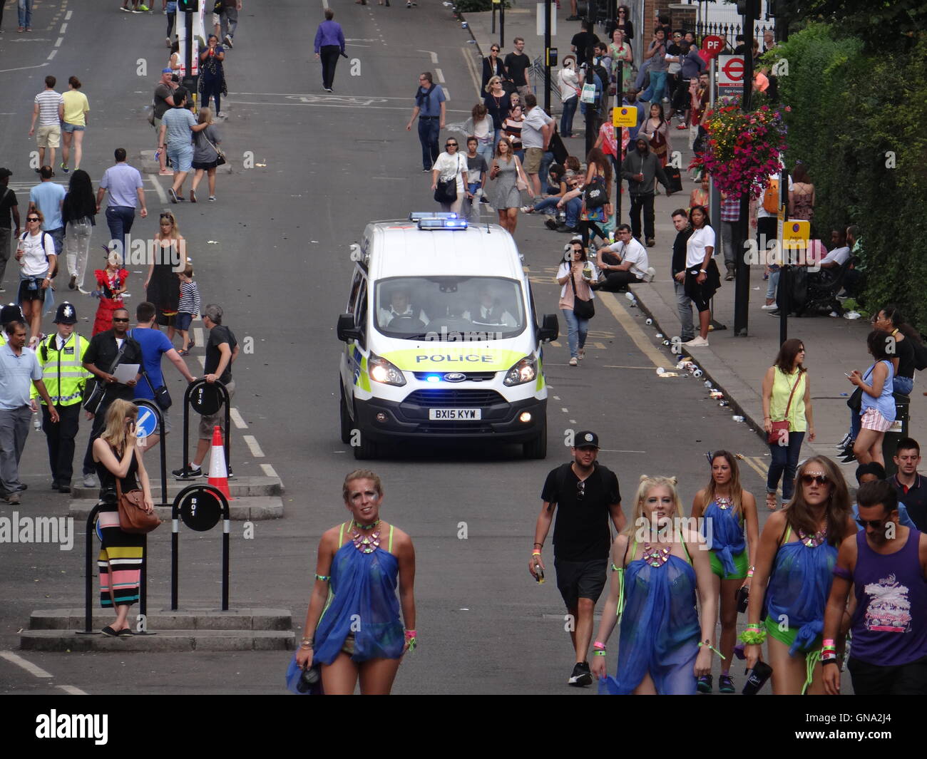 La polizia è preservare il carnevale di Notting Hill a Londra il 29 agosto 2016, Londra, UK Credit: Nastia M/Alamy Live News Foto Stock