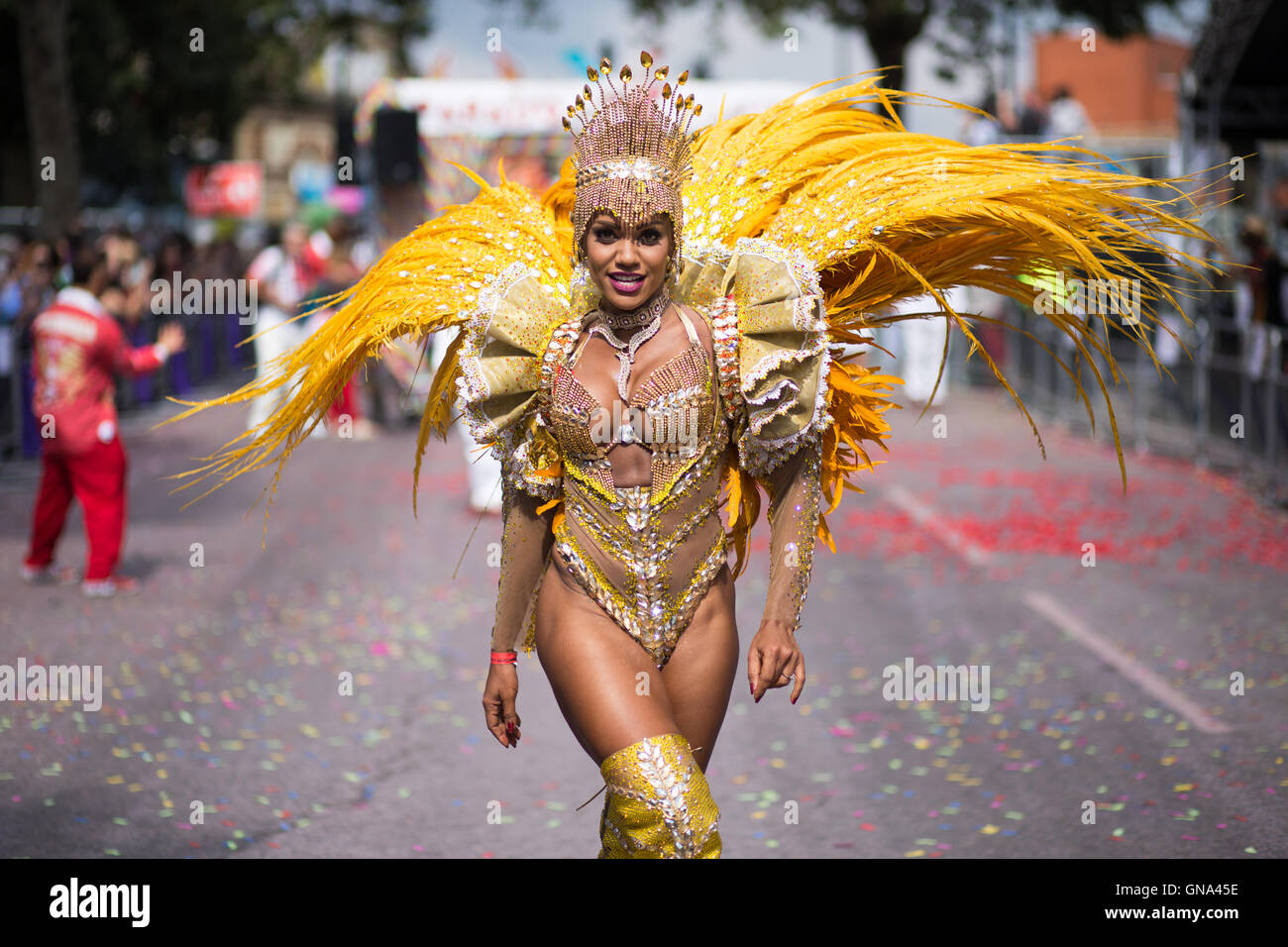 Paraiso Scuola di Samba in esecuzione il carnevale di Notting Hill parade, 29 agosto 2016. Foto Stock