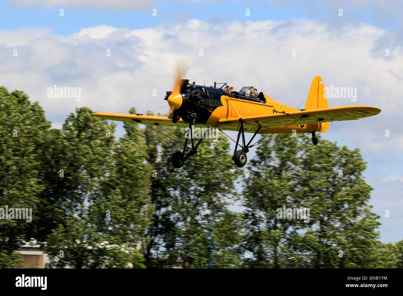 Ryan ST3KR G-RLWG in volo il decollo da Breighton Airfield Foto Stock