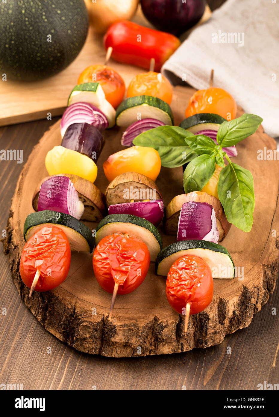 Grigliate gli spiedini di vegetali closeup Foto Stock