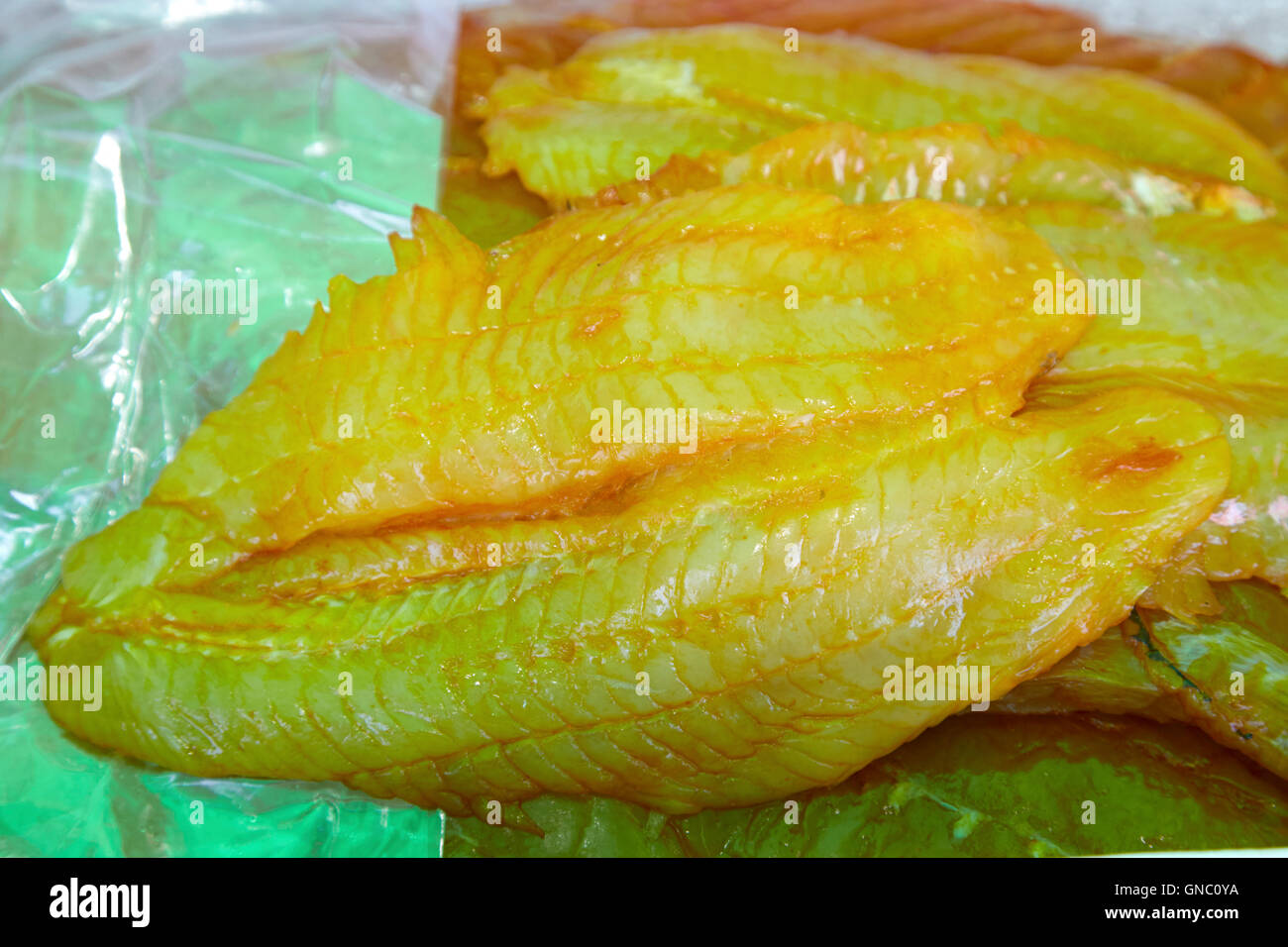 Merluzzo affumicato i filetti di pesce Foto Stock