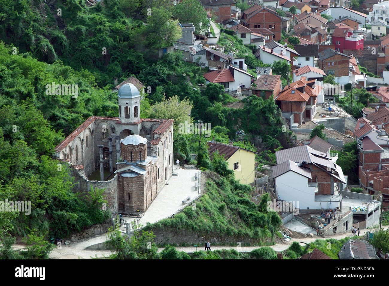 Prizren, Kosovo : chiesa ortodossa danneggiato durante la guerra Foto Stock