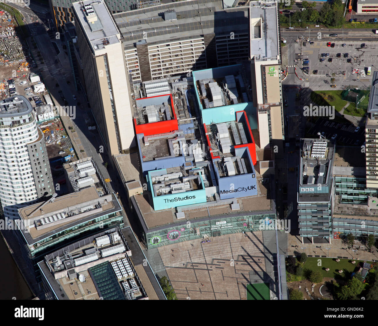 Vista aerea della BBC Studios & MediaCity a Salford Quays, Manchester, Regno Unito Foto Stock