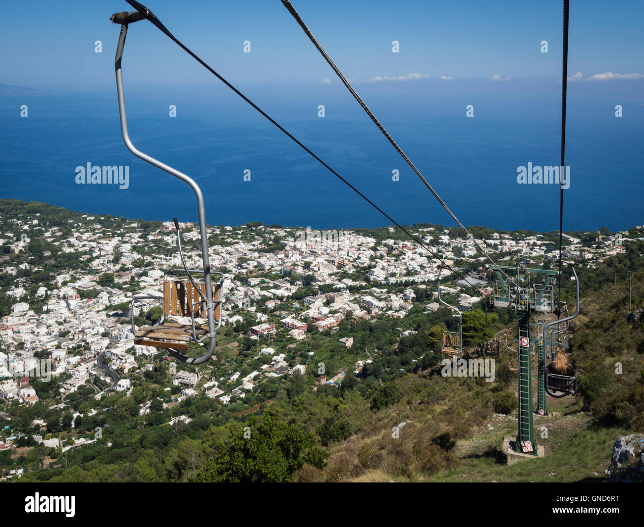 Vista dalla seggiovia per il Monte Solaro a Capri Italia Foto Stock