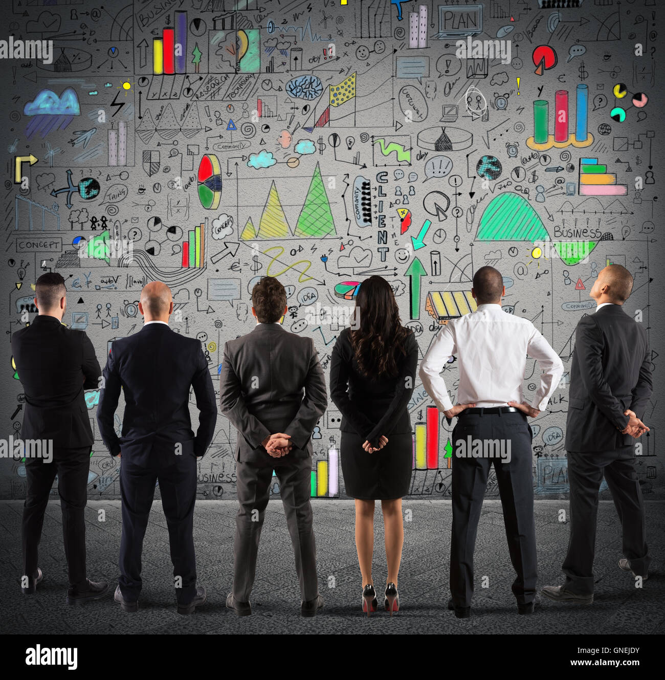 Il team Aziende di disegno di un nuovo progetto complesso Foto Stock