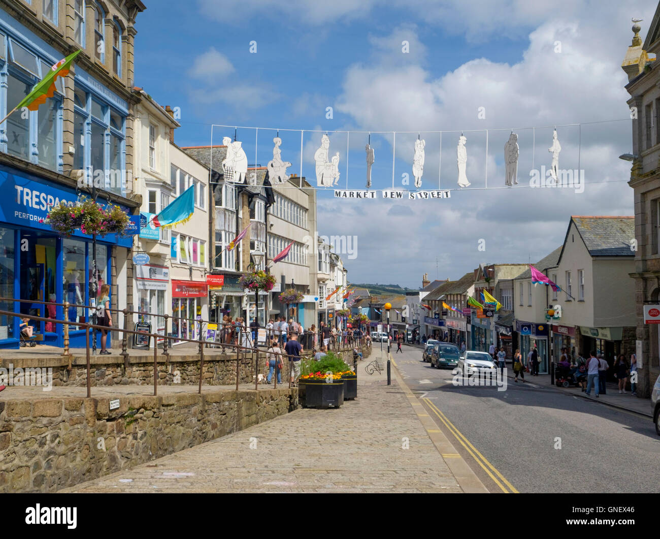 Penzance una città in West Cornwall Inghilterra NEL MERCATO DEL REGNO UNITO Ebreo Street Foto Stock