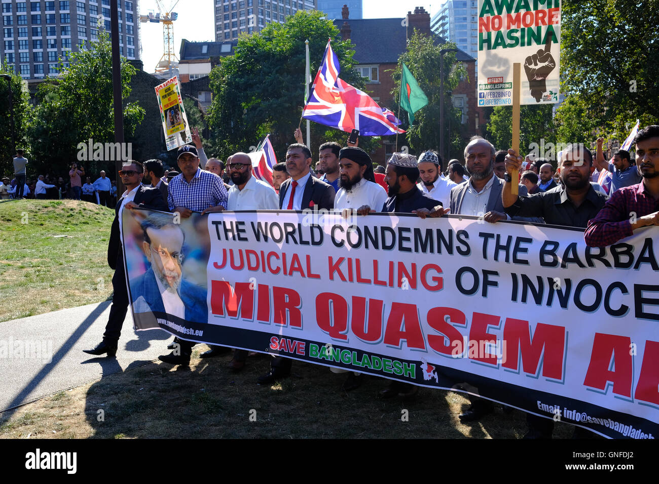 Londra, UK, 30 agosto 2016. Gli attivisti del Bangladesh dimostrano a Londra come la Corte suprema in Bangladesh sostiene gruppo Jamaat-e-Islami, il paese più grande del partito islamico il senior leader's, Mir Quasem Ali condanna a morte. Il leader è stato accusato per aver commesso crimini di guerra durante il Bangladesh 1971 Guerra di Liberazione contro il Pakistan. I dimostranti di manifestare contro la pena di morte. Credito: ZEN - Zaneta Razaite / Alamy Live News Foto Stock