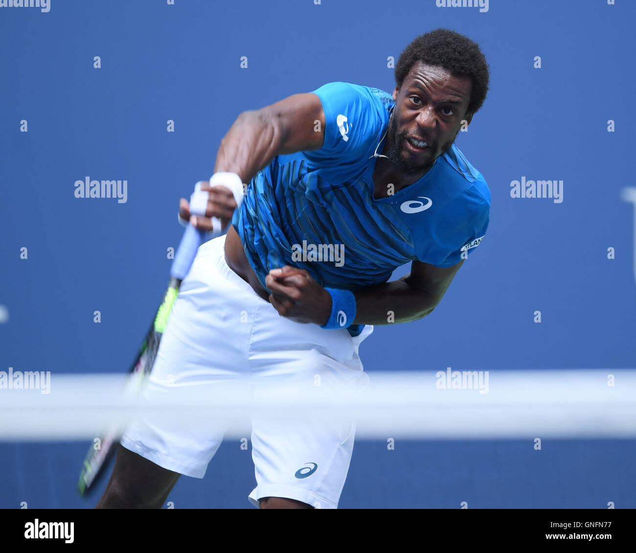 New York, Stati Uniti d'America. 31 Agosto, 2016. Gael Monfils Vs Jan Satral sulla Arthur Ashe Stadium dell'USTA Billie Jean King National Tennis Center il 31 agosto 2016 a Vlissingen, Queens. Credito: MediaPunch Inc/Alamy Live News Foto Stock