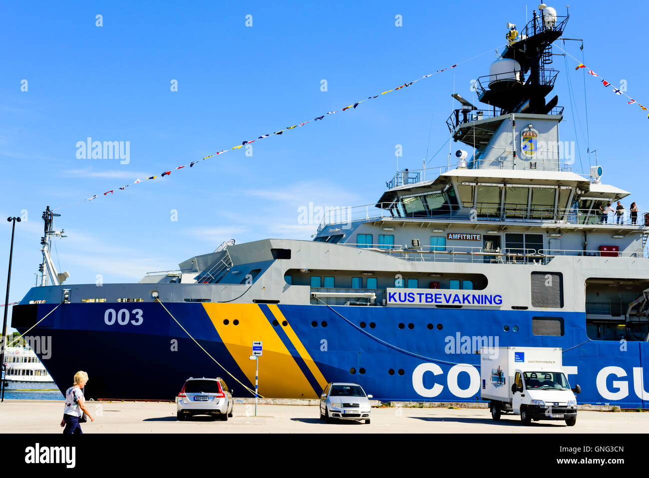 Karlskrona, Svezia - 27 agosto 2016: la parte anteriore della costa svedese di guardia KBV nave 003 Amfitrite. Si tratta di un moderno combinati Foto Stock