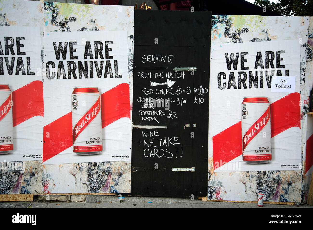 Nottinghill Carnival 2016 . Annuncio per un drink in stallo la promozione di Red Stripe, birra giamaicana. Foto Stock