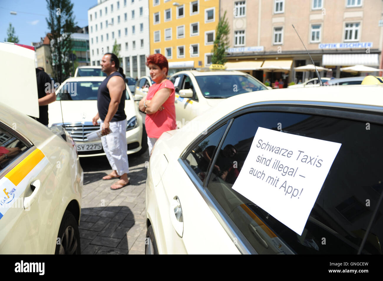 Monaco di Baviera i tassisti protesta contro i concorrenti online, 2014 Foto Stock