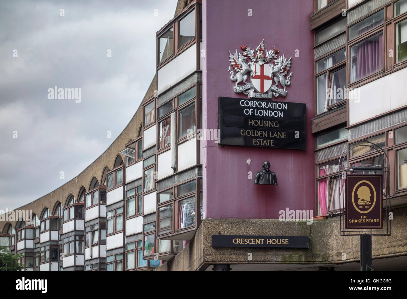 Crescent House, Golden Lane station wagon, Corporation of London, Regno Unito Foto Stock