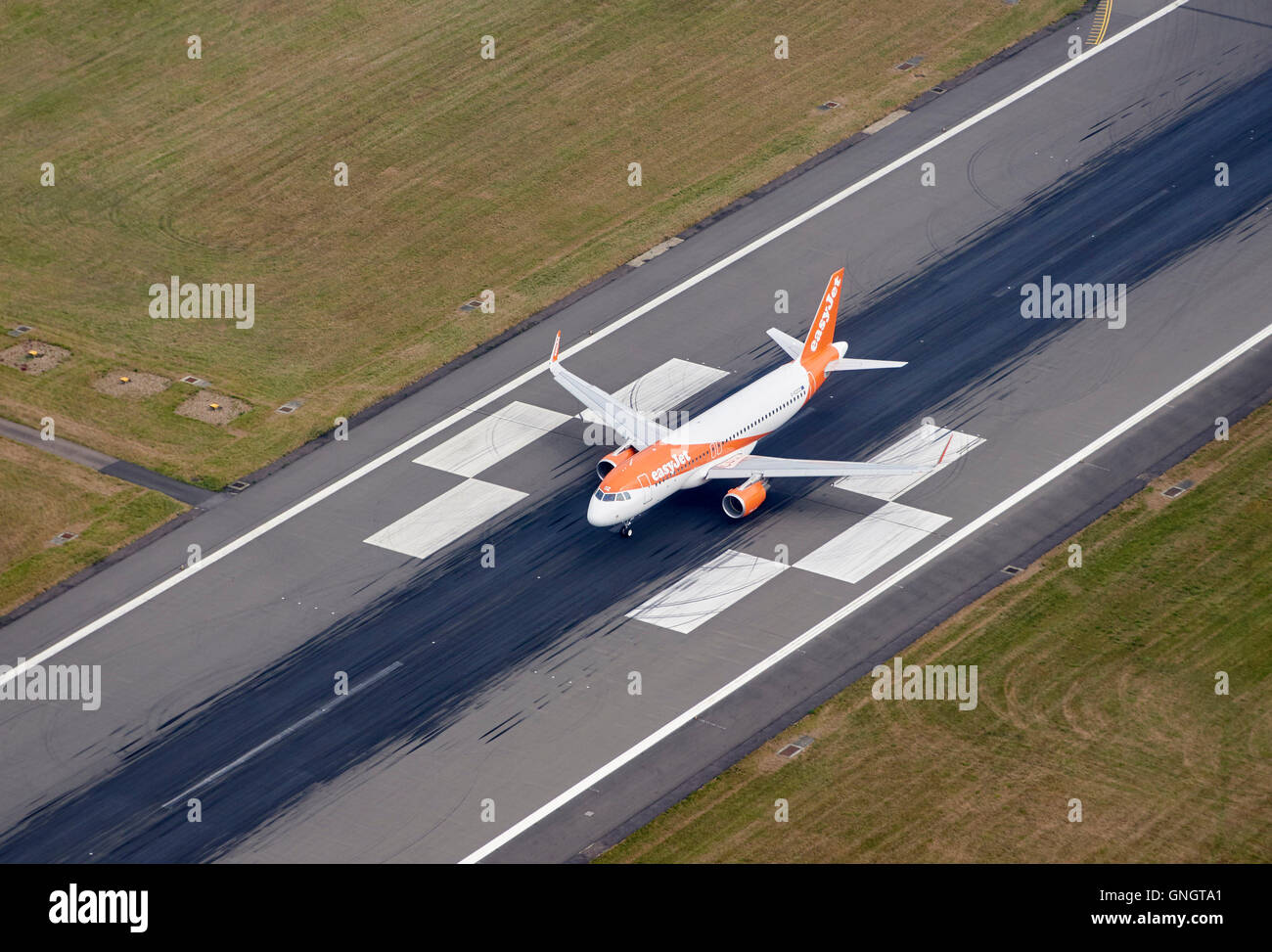 Piano di Easyjet il decollo dall'Aeroporto di Luton, il sud-est dell' Inghilterra, Regno Unito Foto Stock