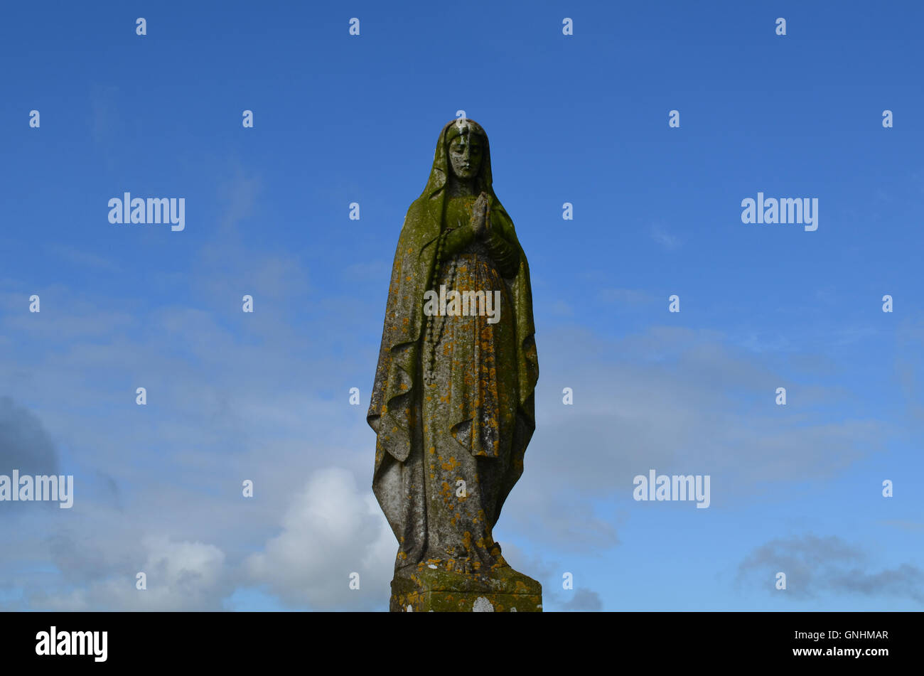 Statua di Pietra della madre Maria in Irlanda. Foto Stock