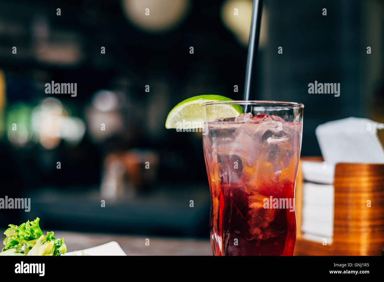 Cocktail di frutta su una barra Foto Stock