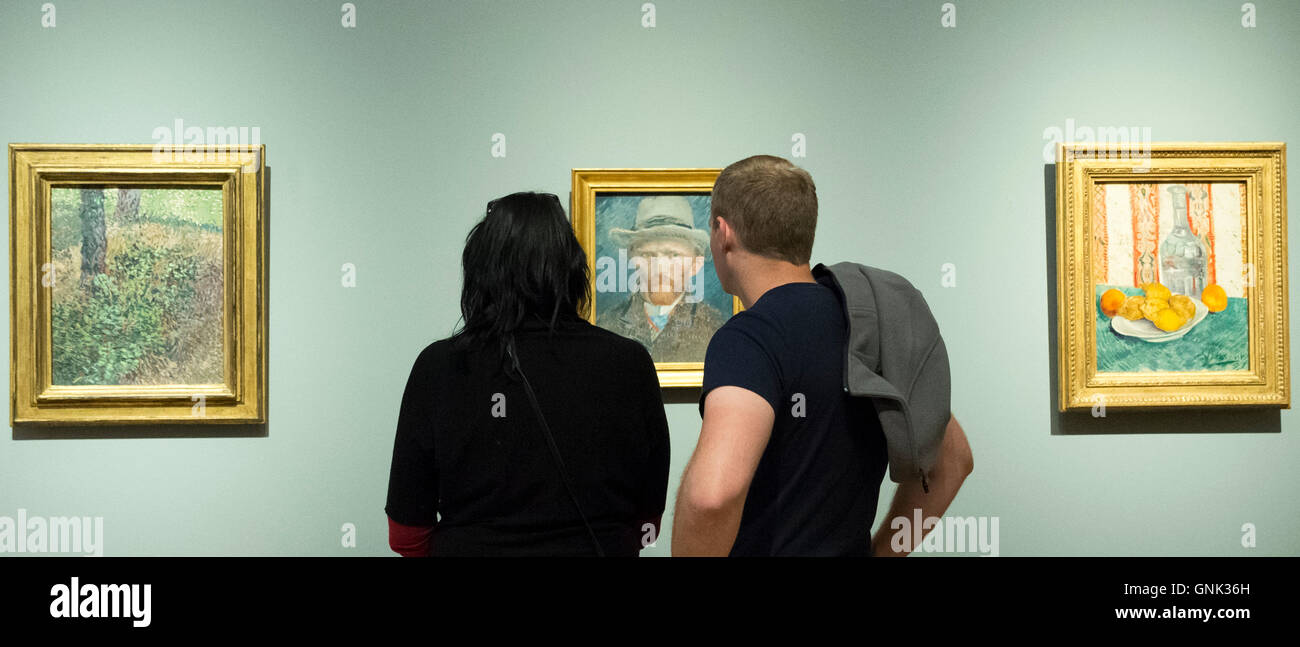 Vista visitatori Autoritratto di Vincent Van Gogh al Rijksmuseum, Amsterdam, Olanda Foto Stock