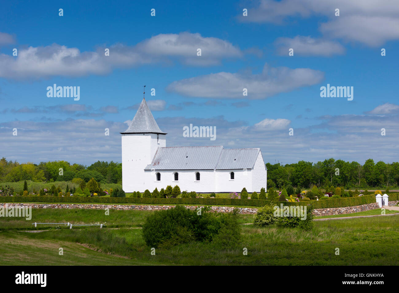 Starup Vester Kirke pittoresca chiesa di campagna nel sud dello Jutland, Danimarca Foto Stock