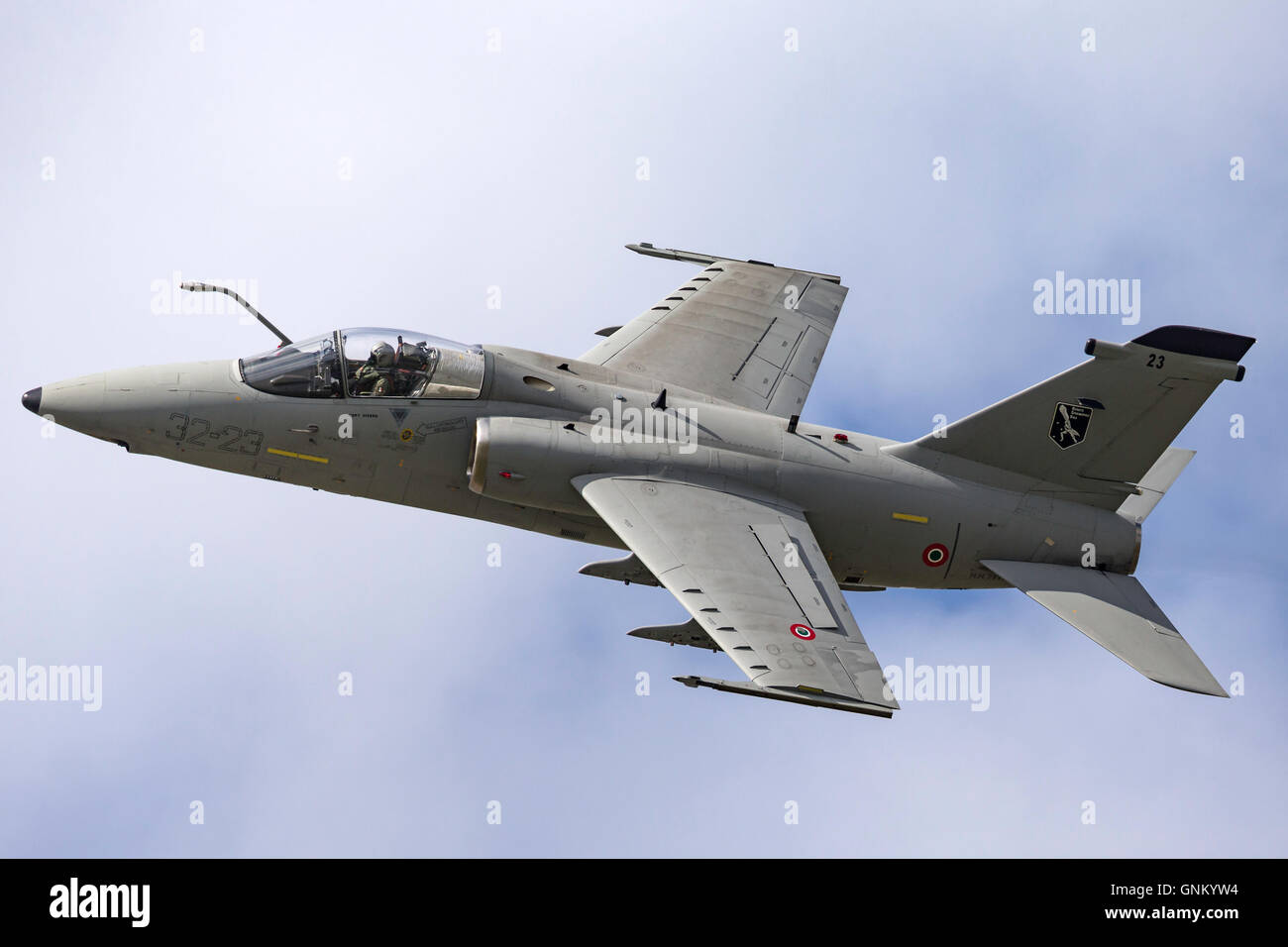 Forza Aerea Italiana AMX è una messa a terra di aeromobili di attacco per battlefield interdizione, chiudere il supporto aereo e missioni di ricognizione. Foto Stock