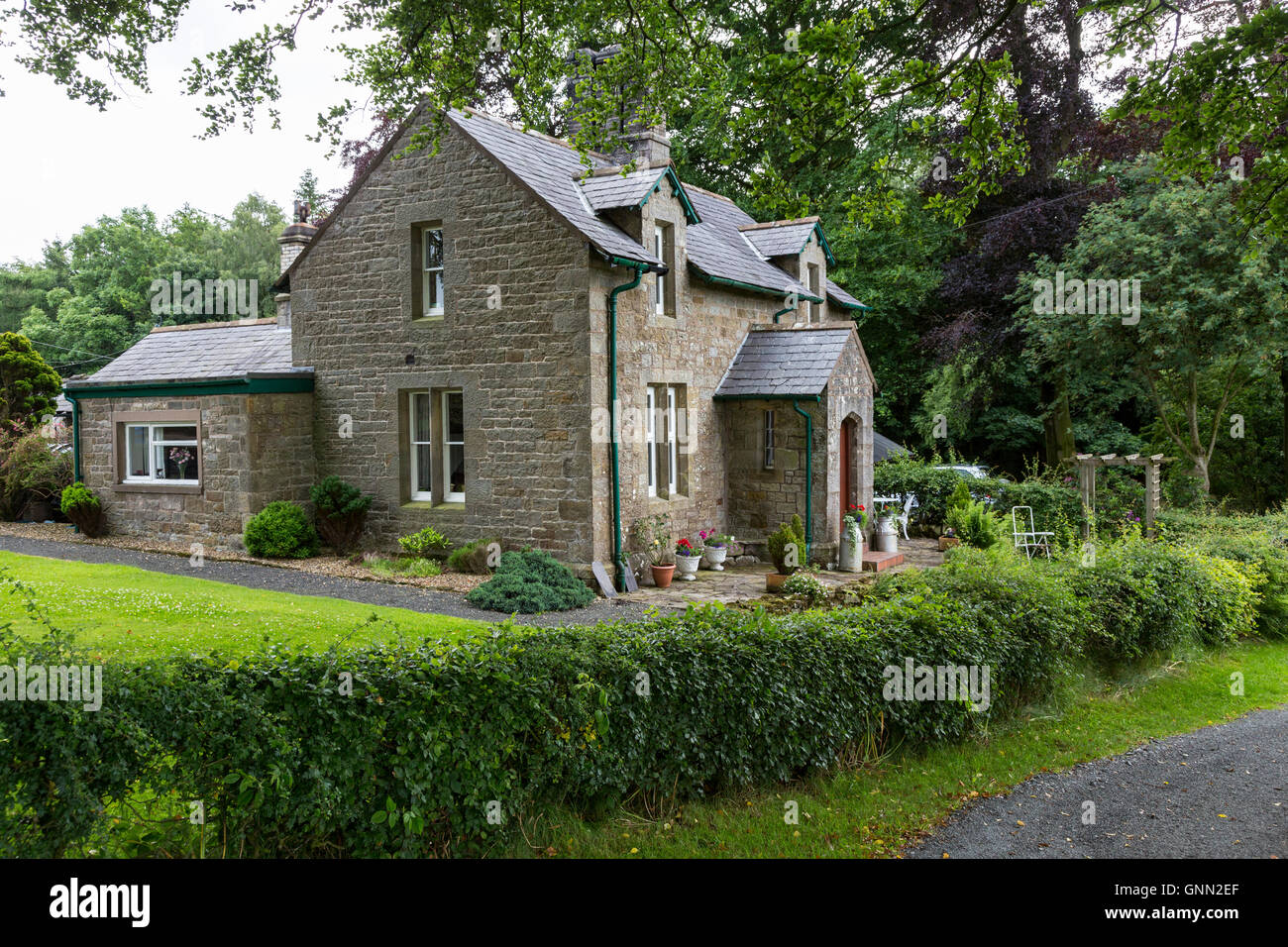 Cumbria, Inghilterra, Regno Unito. Cottage di campagna dal vallo di Adriano sentiero. Foto Stock