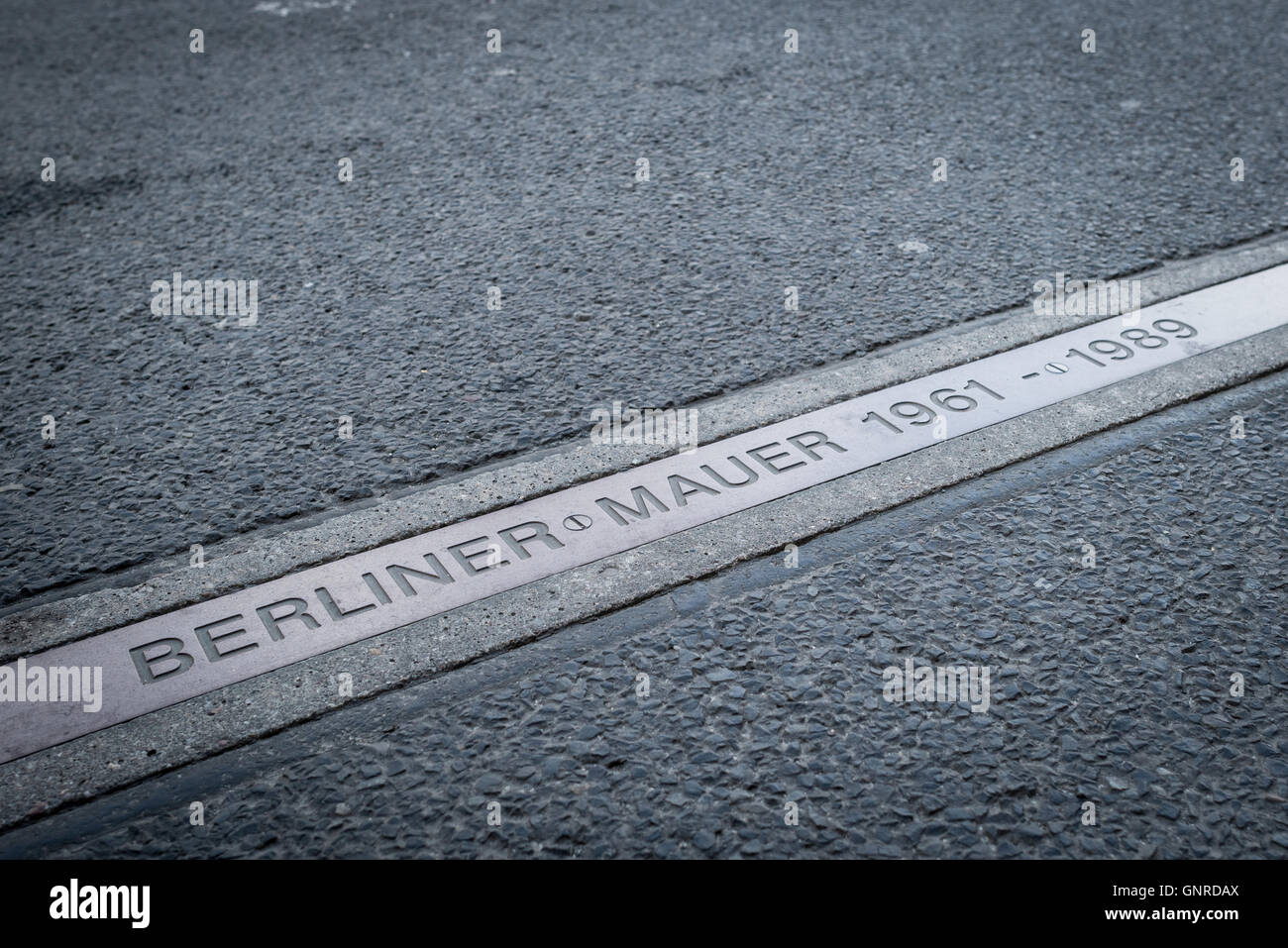 Berlino, Germania, parete di riferimento sul Niederkirchnerstrasse Foto Stock