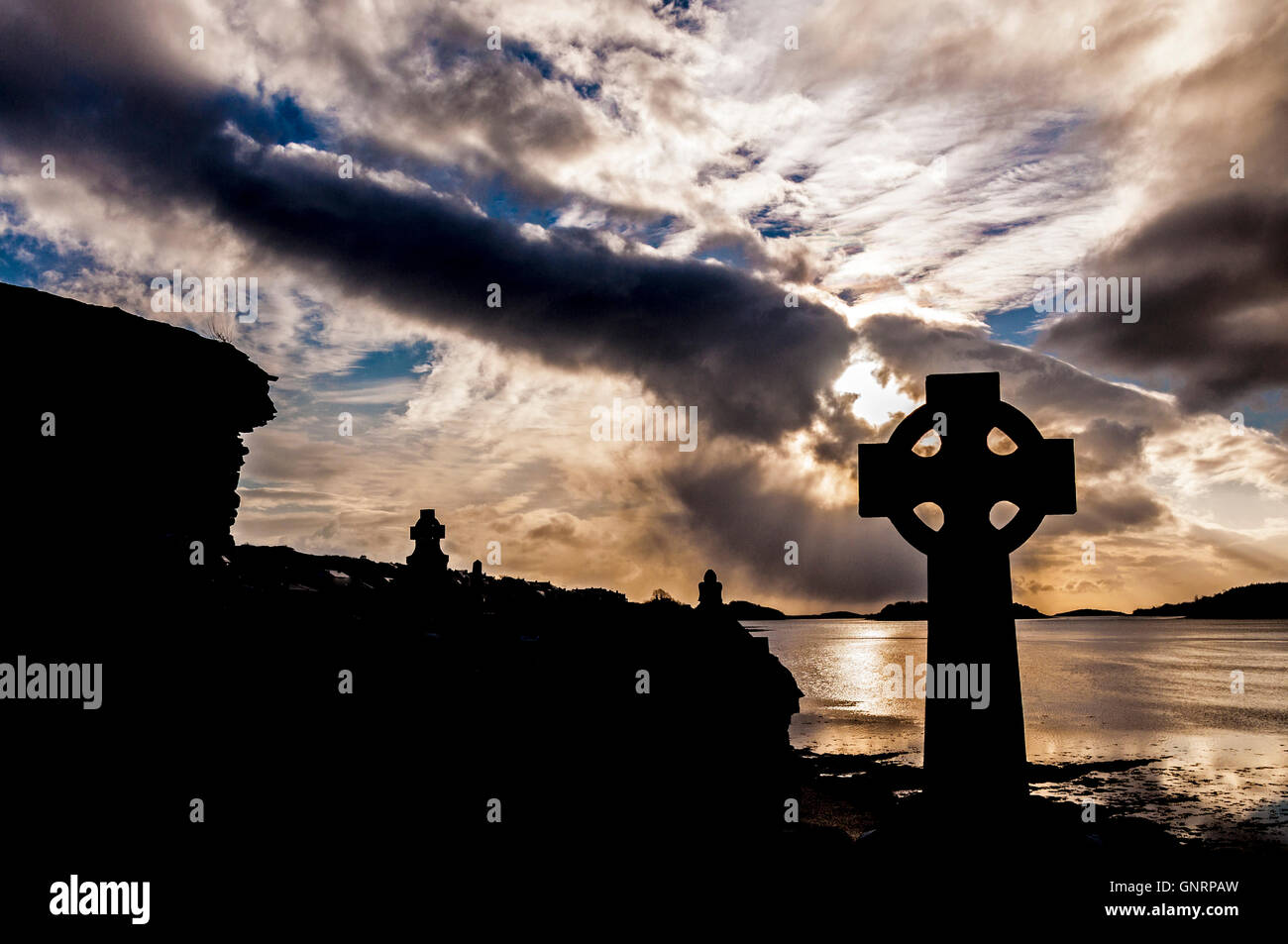 Croce celtica pietra tombale, Abbazia cimitero, Donegal Town, County Donegal, Irlanda Foto Stock