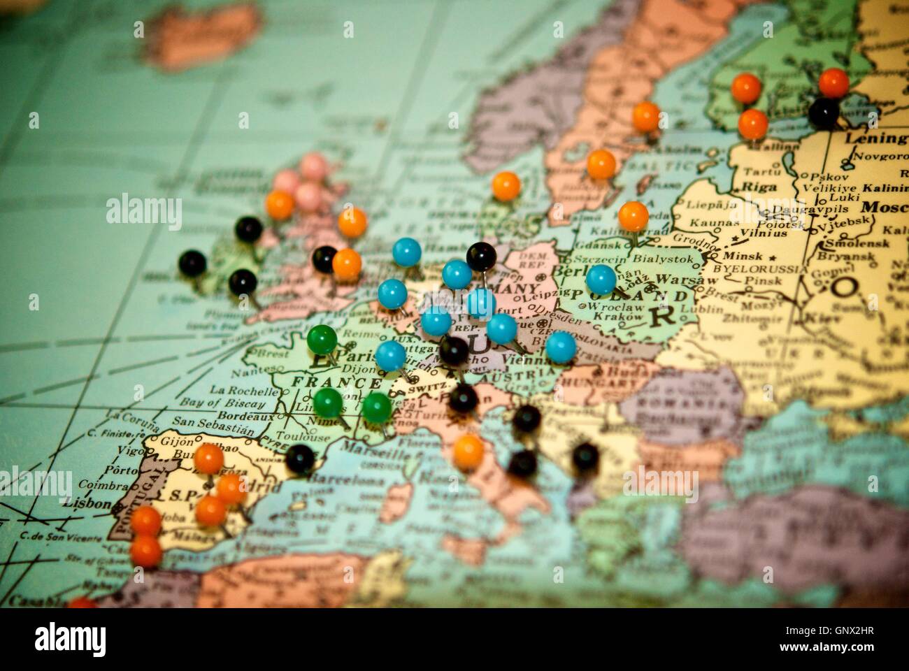 Mappa di viaggio con Push Pins-Paris Foto Stock