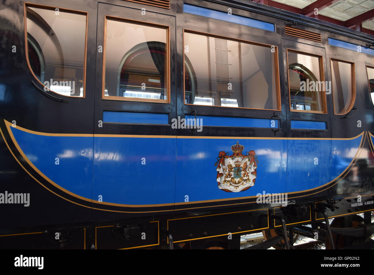 Royal Dutch carrozza ferroviaria - per essere visto in Olandese Museo Ferroviario di Utrecht Foto Stock